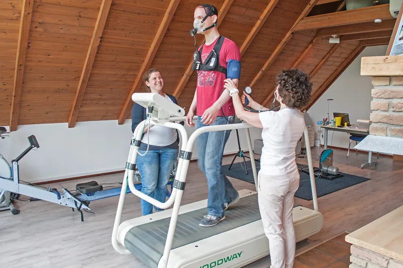 Wartebereich der MVZ Rheingaupraxis